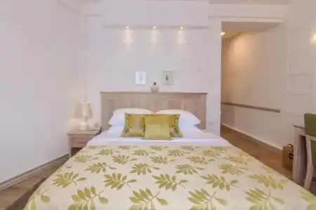 The Lynden Grove - 5