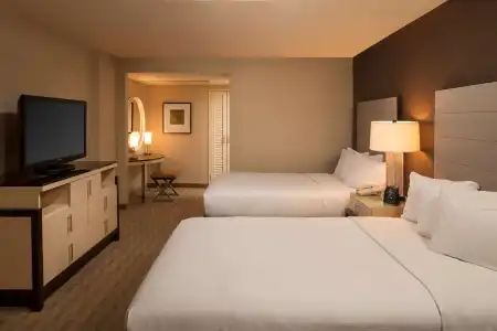 Hilton Los Angeles Airport - 4