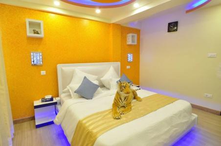 Royal Penguin Boutique & Spa - 156
