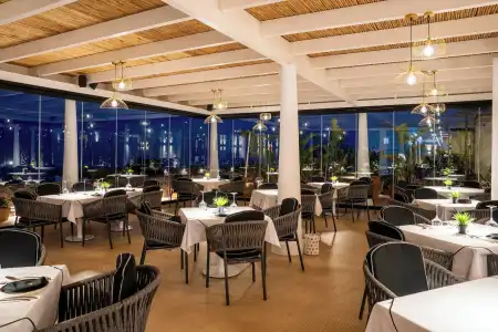 Cresanto Luxury Suites - 39
