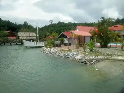 Penarak Bamboo Beach Motel - 30