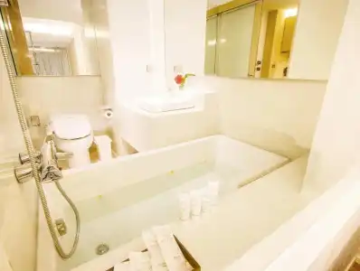 Balcony Seaside Sriracha & Serviced Apartments (SHA Extra Plus) - 291