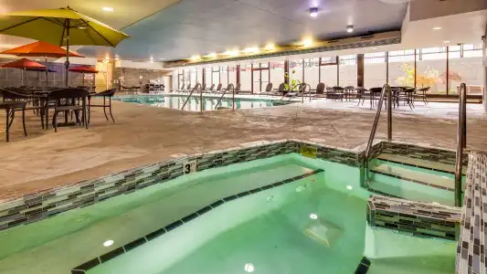 Best Western PLUS Milwaukee West - 16