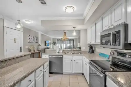 823 Harbour Point - 16