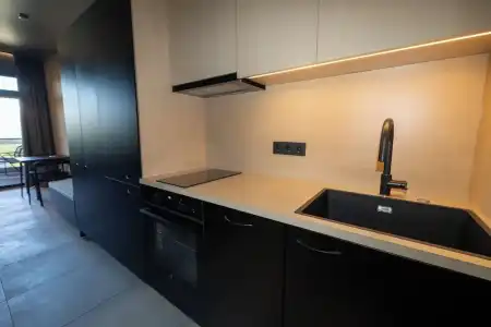 North Mountain View Suites - 10