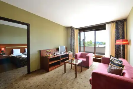 Golden Lake Resort - 3