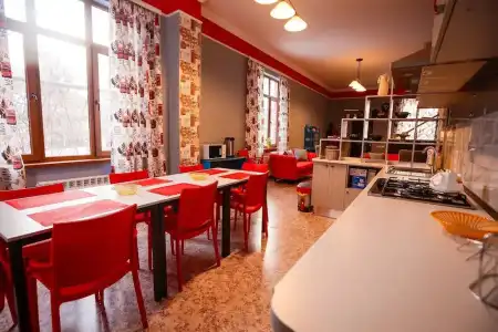 Mountain Road Hostel - 19