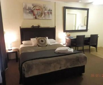 Flying Spur Motel - 44