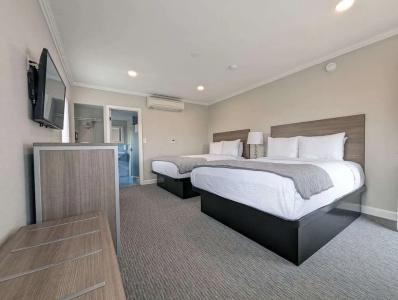 Ocean Park Inn - 6