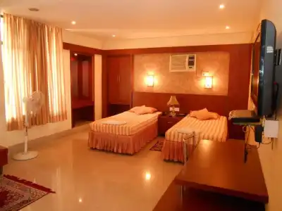 Executive Tower - 130