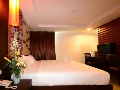 Tycoon Suite - 2