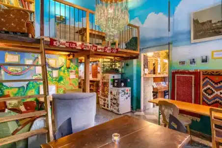 Lollis Homestay - Hostel - 55