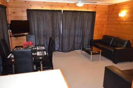 Cedarwood Lakeside Motel & Conference Venue - 51