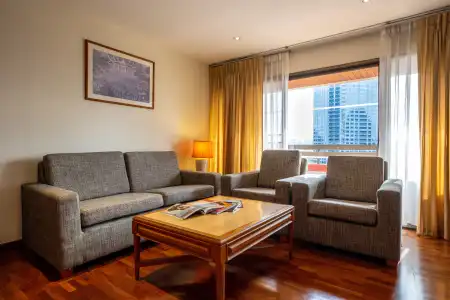 Bandara Silom Suites - 11