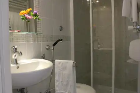 Residenza I Rioni Guesthouse - 8