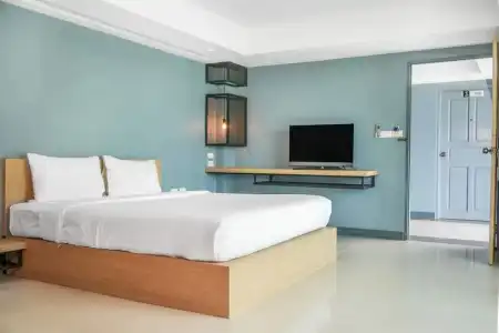 Nora LakeView - 46