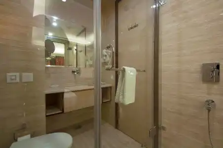 Golden Grand - 9
