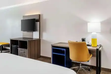 Comfort Inn & Suites Galveston Central Island near Pier - 50