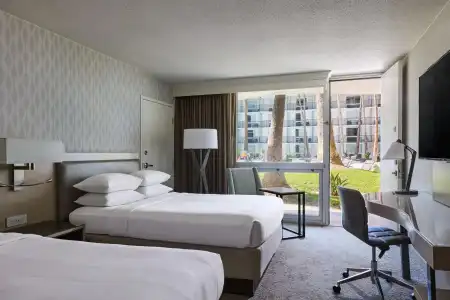 Los Angeles Airport Marriott - 3