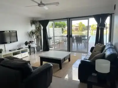 Noosa Entrance Waterfront Resort - 96