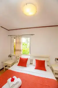 The Orchard Holiday Home - 24