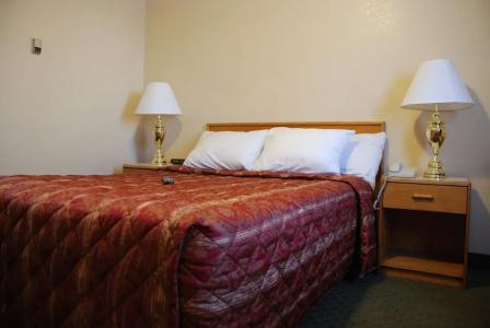 Merrill Field Inn - 28