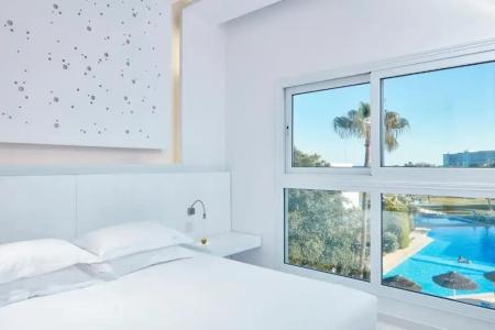 So White Club Resort - 45