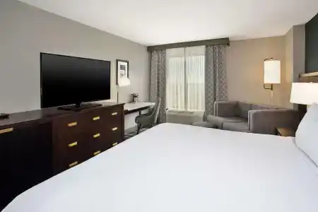 DoubleTree by Hilton - 63
