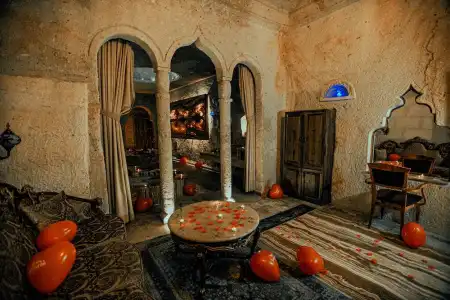 Oread Cave Suites - 353