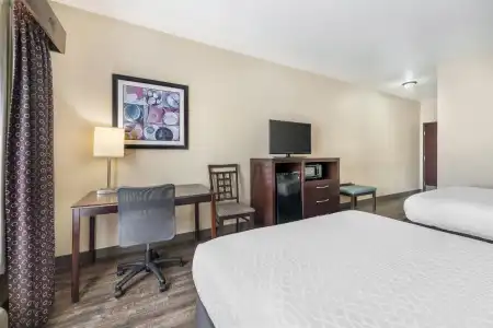 Best Western Plus Eastgate Inn & Suites - 4