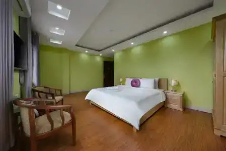Golden Lotus Airport & Travel - 25