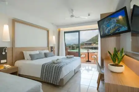 Kiani Beach Resort Family - 36