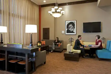 Hilton Garden Inn Milwaukee Downtown - 39