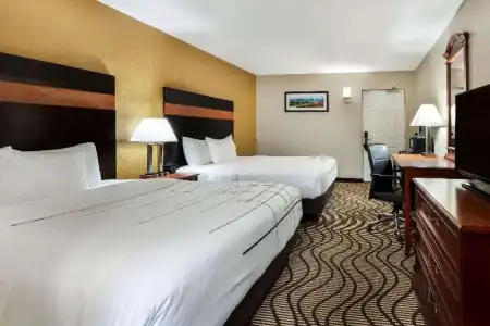 La Quinta Inn by Wyndham Sandusky near Cedar Point - 29