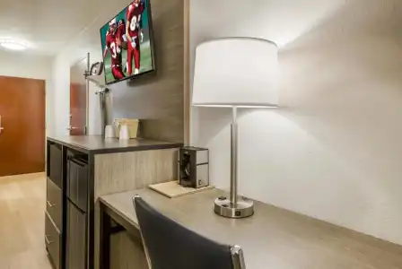 Red Roof Inn PLUS+ & Suites Savannah - I-95 - 50