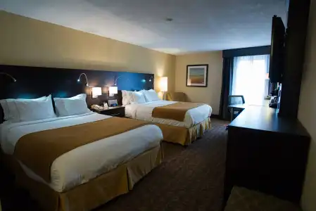 Holiday Inn Express & Suites Topeka West I-70 Wanamaker by IHG - 39