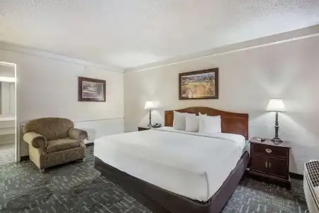 Americas Best Value Inn - 56