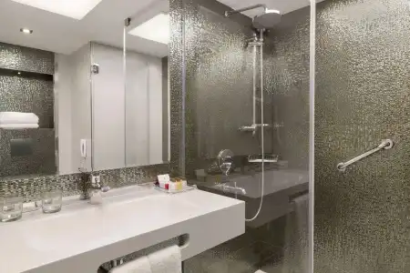 Ramada by Wyndham Sofia City Center - 7