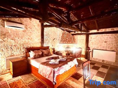 Heritage Cave Inn - 180