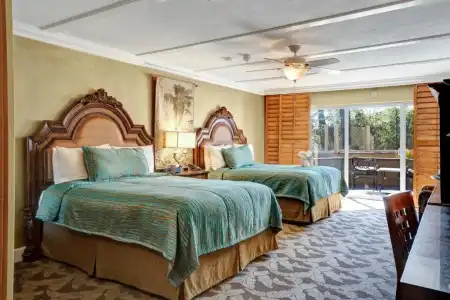 Pacific Terrace - 38