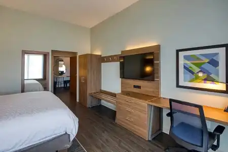 Holiday Inn Express & Suites Charlotte - South End by IHG - 92