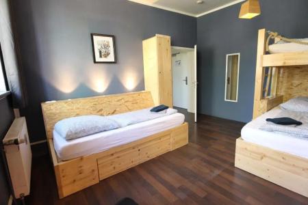 Blue Doors Hostel Ktv - 46
