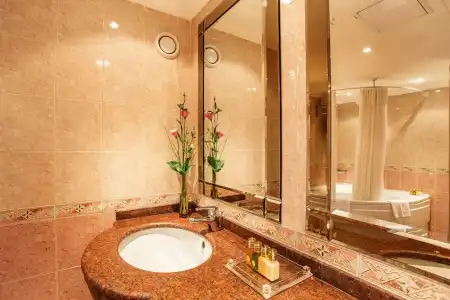 Ramada by Wyndham Sofia City Center - 48