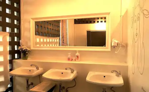 Yu Cafe Hostel - 7