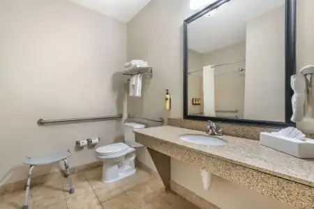 Best Western Plus Eastgate Inn & Suites - 74