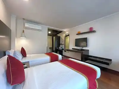 37th Crescent - 49
