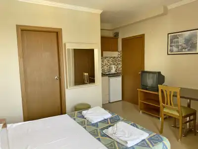 Select Suite & Apart - 24