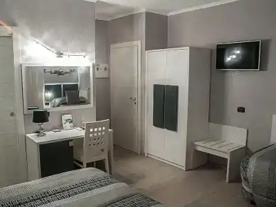 Albis Rooms Guest House - 35