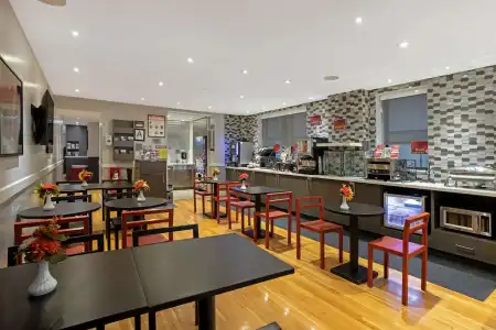 Best Western Plus Hospitality House - 20
