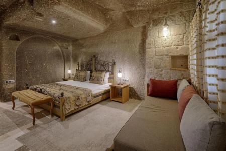 Hera Cave Suites - 36
